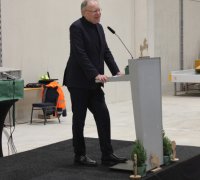 Ministerpräsident Weil ist beeindruckt von der Entwicklung des Niedersachsenparks und der Fa. Zerhusen