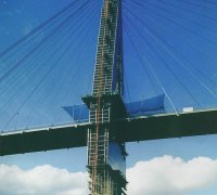 Fahrbahnabsicherung der Köhlbrandbrücke in Hamburg